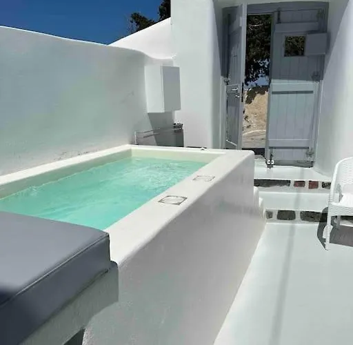 Nostos Cave House With Jacuzzi Appartamento Fira (Santorini)