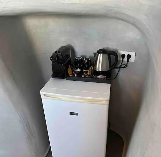 Nostos Cave House With Jacuzzi Appartamento