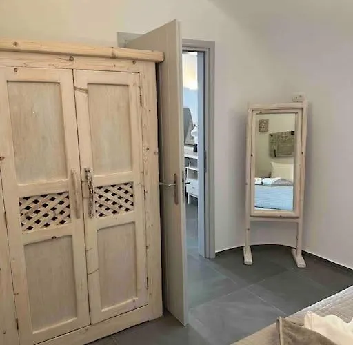 Appartamento Nostos Cave House With Jacuzzi Fira (Santorini)