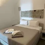 Nostos Cave House With Jacuzzi Appartamento