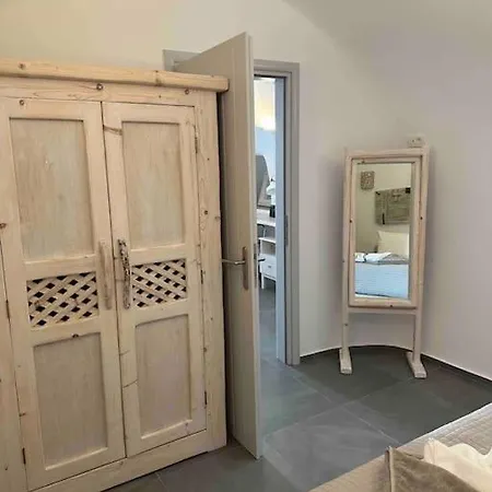 Appartement Nostos Cave House With Jacuzzi Firá